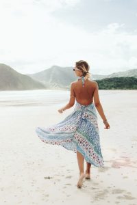 Hello Beaches Feminine WordPress theme